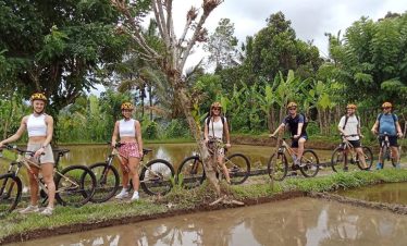 Fietsen Op Bali