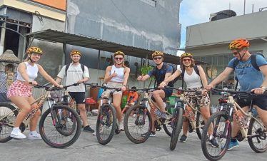 Fietsen Op Bali Bergafwaarts